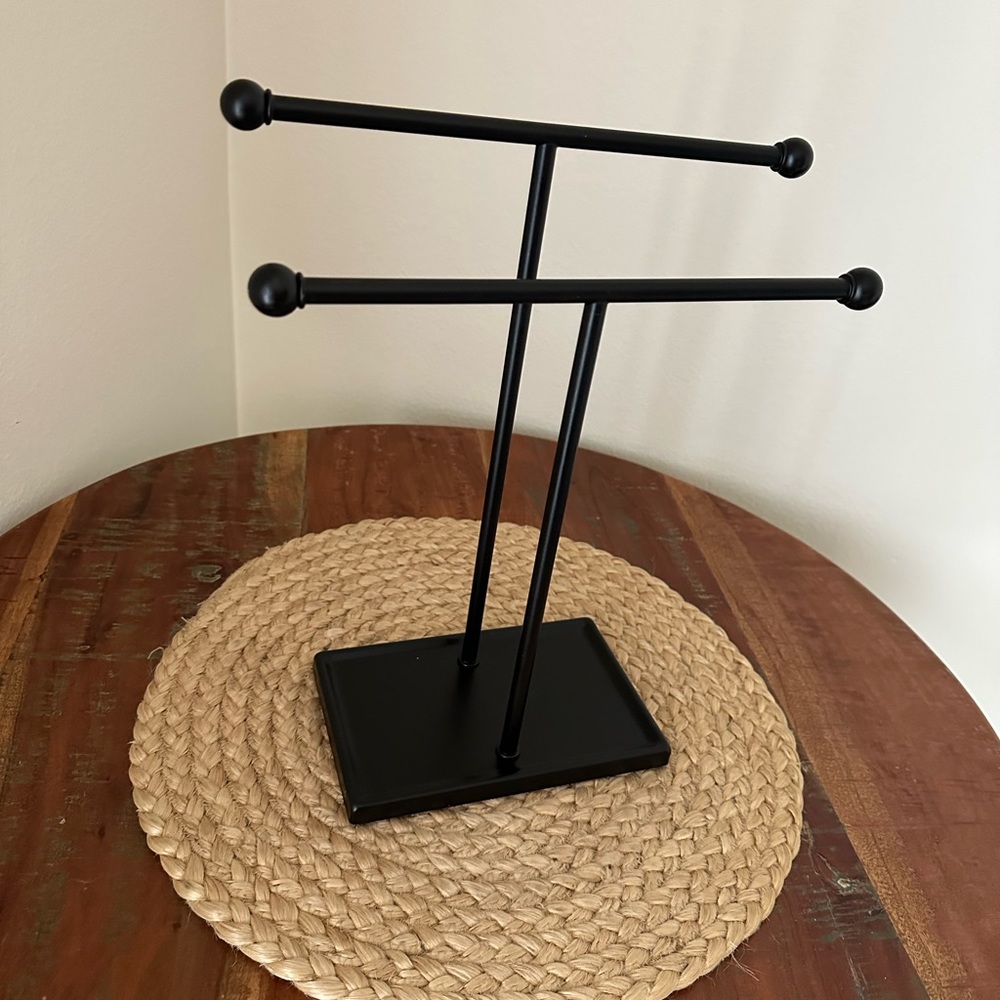 2-Tier necklace rack